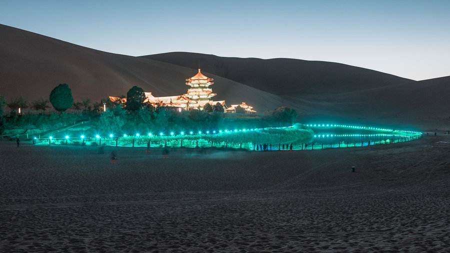 鳴沙山.jpg
